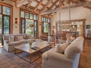 Rustic House - Home Bunch Interior Design Ideas