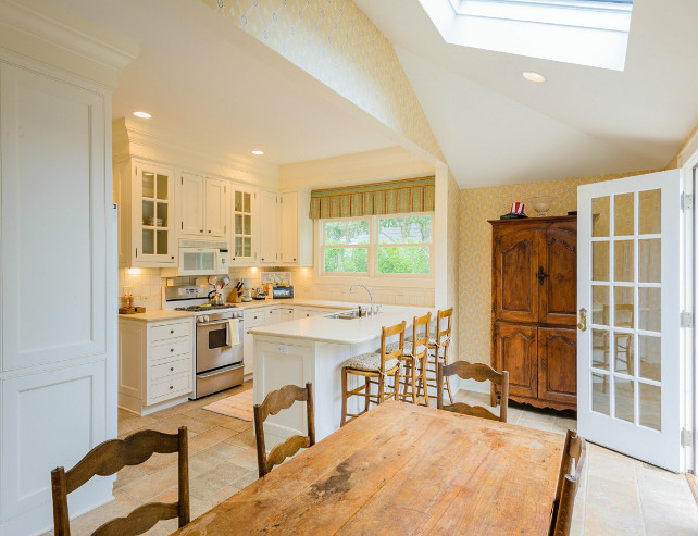 Kitchen. Small Kitchen Design Ideas.. There are some great design ideas in this small kitchen. #Kitchen #SmallKitchen