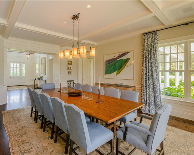 Dining Room. If you're looking for dining room design ideas, this one should inspire you. This dining room is classic without being boring. #DiningRoom #DiningRoomDesign