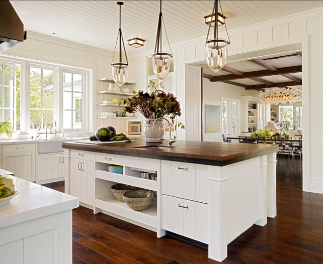 Transitional Kitchen. This transitional kitchen has a very interesting design. Love the island. #TransitionalKitchen #Transitional #Kitchen #Interiors