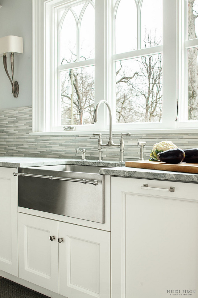 Classic Transitional White Kitchen - Home Bunch Interior Design Ideas