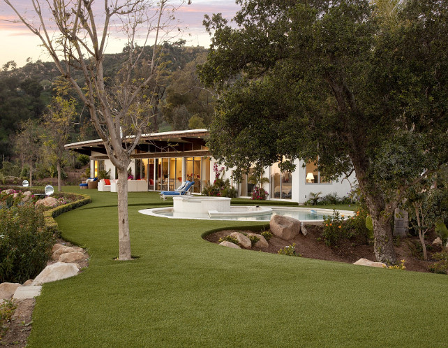 Backyard. Backyard with pool. Backyard with pool Ideas. #Backyard #pool Via Sotheby's Homes.