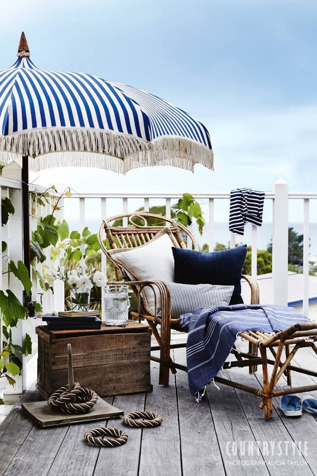 Beach House Patio. #beachHouse #Patio Via Addicted to LifeStyle.