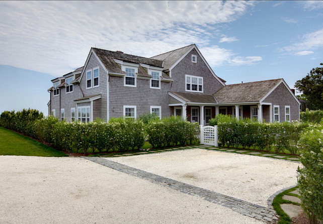 Beach House. Beautiful design ideas for beach houses. #BeachHouse #CoastalInteriors