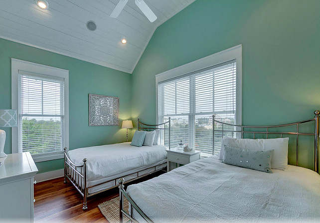 Benjamin Moore Turquoise Paint Color. Benjamin Moore St. Lucia Teal 683. #BenjaminMoore #St.LuciaTeal #683. #BenjaminMoorePaintColor