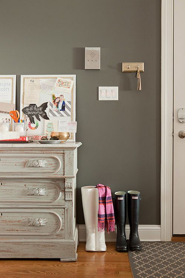 Benjamin Moore Paint Color. Benjamin Moore HC-166 Kendall Charcoal. #BenjaminMoore #HC166 #KendallCharcoal #BenjaminMoorePaintColors 