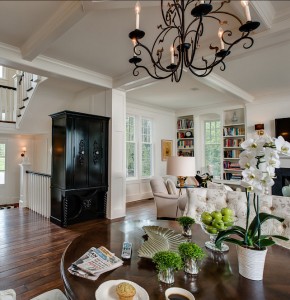 Coastal Home with Traditional Interiors - Home Bunch Interior Design Ideas