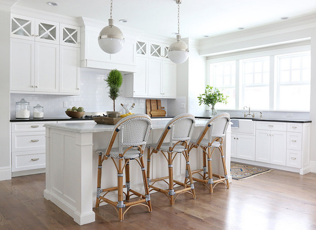 Benjamin Moore Simply White. Benjamin Moore Simply White. #BenjaminMooreSimplyWhite #BenjaminMoorePaintColors #BenjaminMooreWhitePaintColor #BenjaminMooreWhiteKitchenPaintColor #BMSimplyWhite