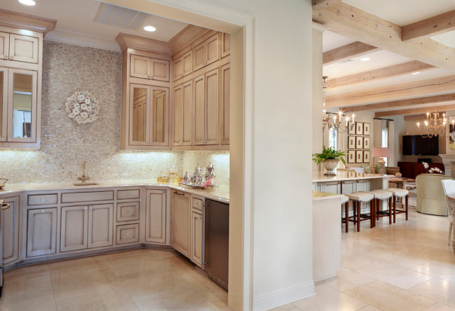 Butlers Pantry Design Ideas. Butler Pantry Layout. Butlers pantry off kitchen. #butlerspantry