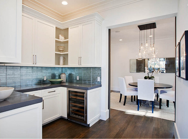 Butler's Pantry. Butler's Pantry Layout. Butler's pantry going to dining room. Butler's Pantry classic layout. #ButlersPantry