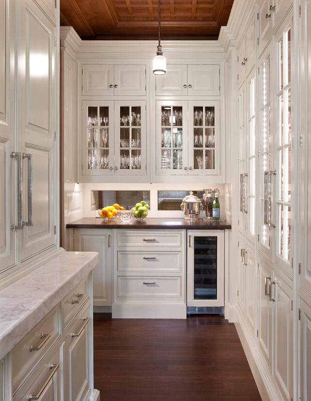 Butler's Pantry. White cabinet Butler's Pantry. #ButlersPantry #WhiteCabinetButlersPantry Johnson Design Inc.