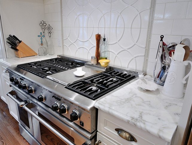 Calacatta Extra Marble kitchen countertop . Calacatta. #CalacattaExtraMarble #CalacattaExtraMarblekitchencountertop CR Home Design K&B (Construction Resources).