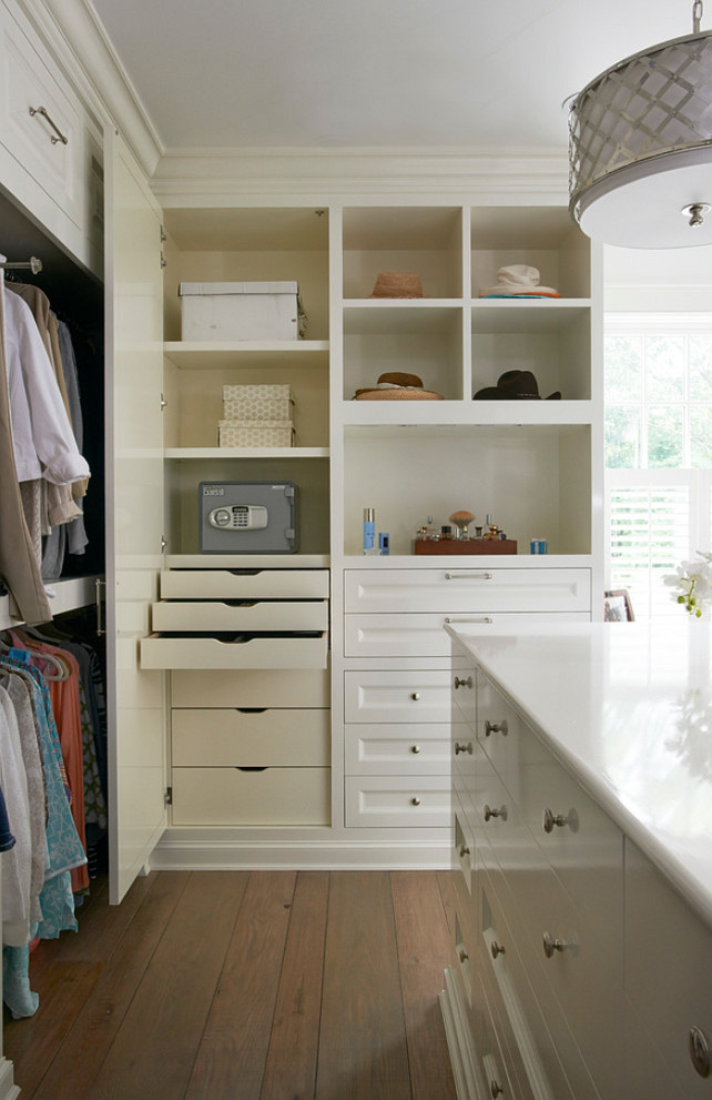 Closet Design Ideas. Great cabinet design in this walk-in closet. #Closet #Cabinets #Interiors