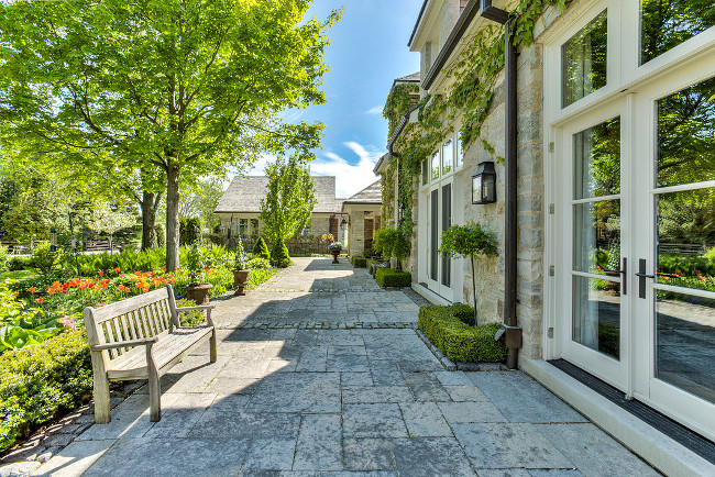 Country home backyard. Country home backyard landscaping. Country home backyard patio. Country home backyard patio doors. #Countryhome #backyard Sotheby's Canada.