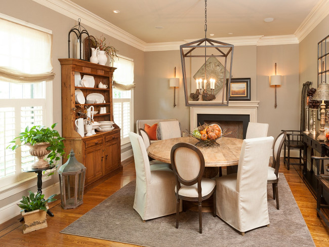 Dining Room with Oversized Lighting. Oversized Light Fixture. #Oversized #Lighting #OversizedLighting #OversizedLightFixture Sothebys' Homes.