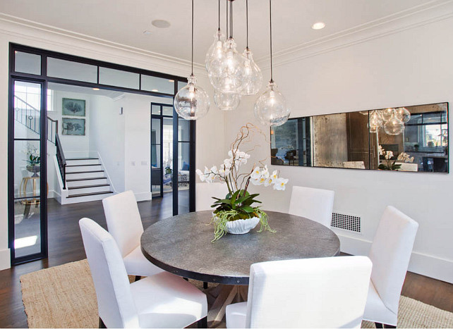 Dining Room. Transitional Dining Room. Dining Room with transitional decor. #DiningRoom #transitionalInteriors #transitionalDiningRoom #transitionalDecor