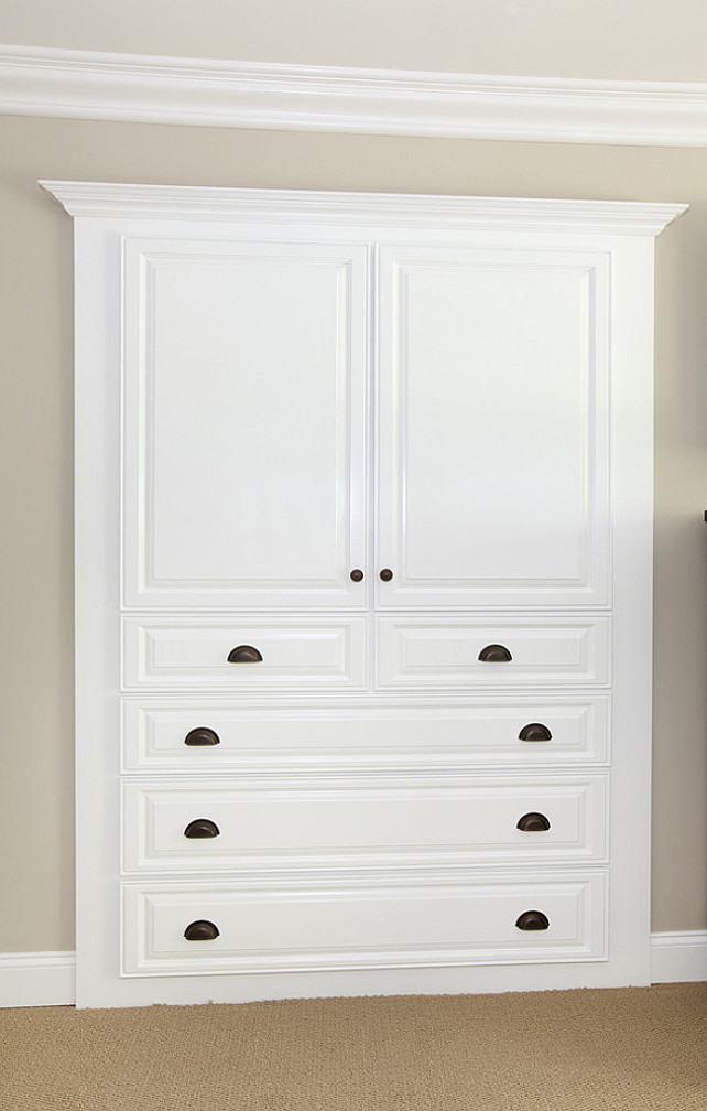 Dunn Edwards Bright White. White Cabinet paint Color. Dunn Edwards Bright White #DunnEdwardsBrightWhite 