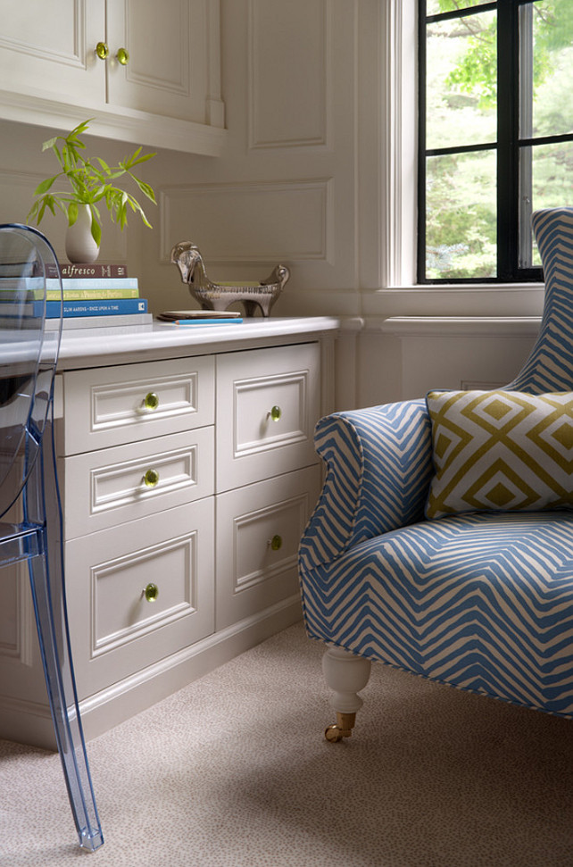 Fabric Patterns. The pattern on the shades and chair is Qudrille Zig Zag. #FabricPatterns Ben Gebo Photography. Annsley Interiors.