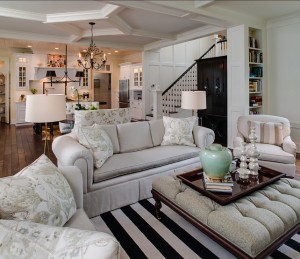 Coastal Home with Traditional Interiors - Home Bunch Interior Design Ideas