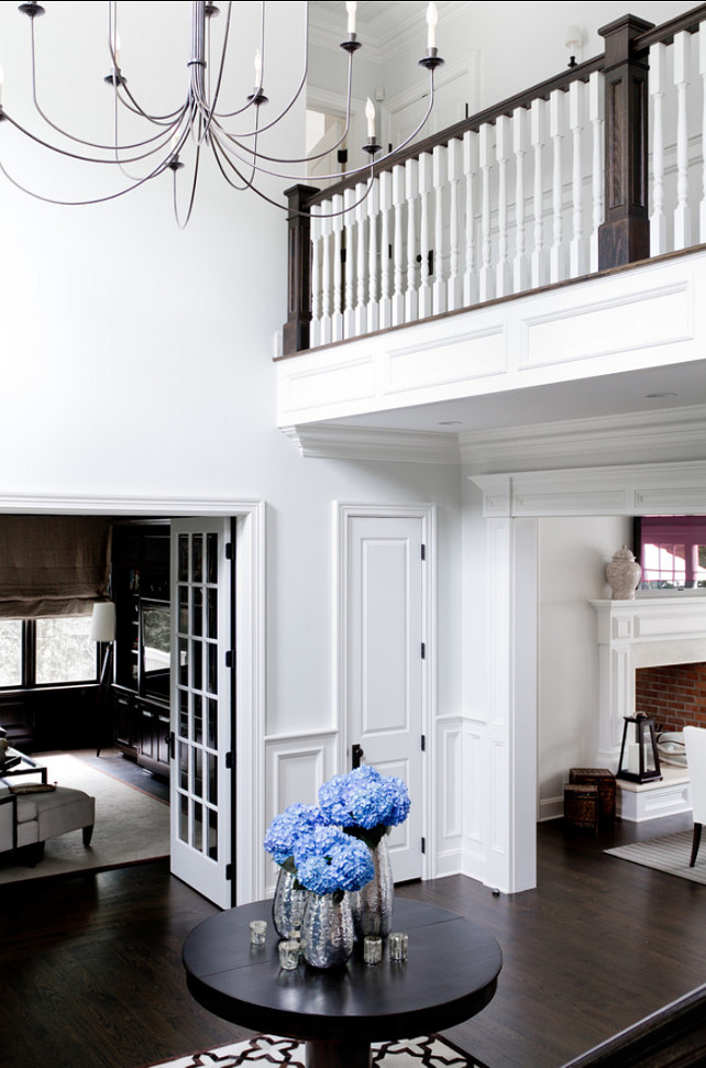 Foyer. Inspiring Foyer Design with classic decor. #Foyer #ClassicInteriors #InteriorDesign