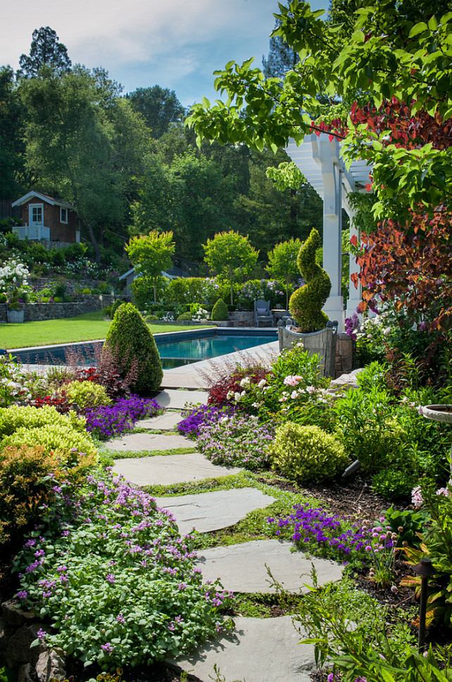 Garden Bed. Garden Bed Ideas. Pathway Garden Bed. #Garden #GardenBeds #PathwayGardenBeds #PathwayBeds David Thorne Landscape Architect.