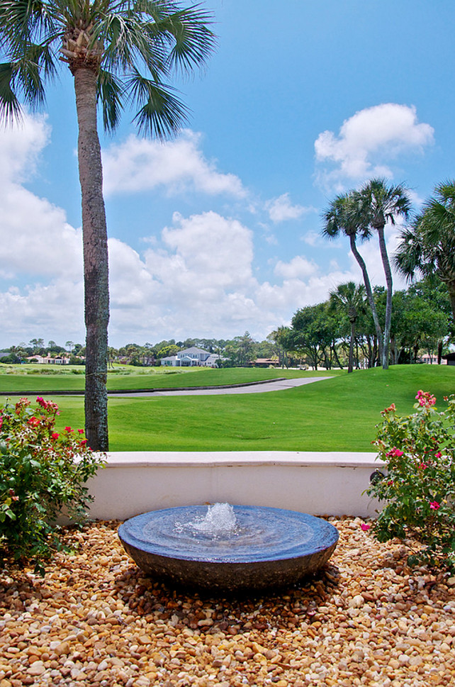 Garden Water Fountain. Small Garden Water Fountain Ideas. #WaterFountain #Foutain #Garden Cronk Duch Architecture.