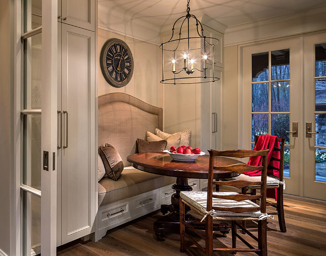 Breakfast Nook Design Ideas. This breakfast nook is beautifully designed. #BreakfastNook #EatingArea #Interiors #Decor