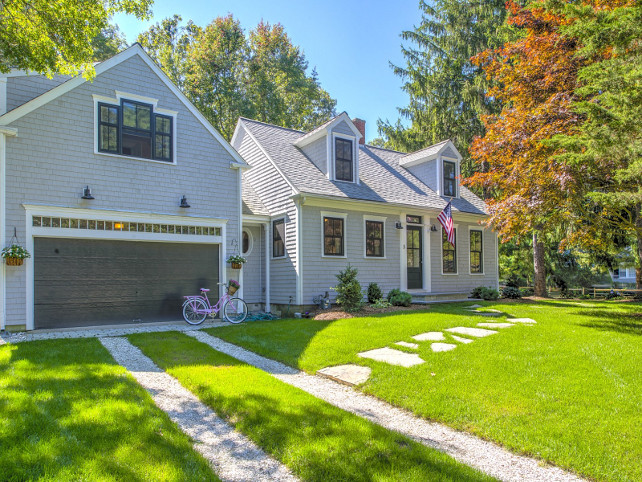 Home exterior with bonus room above garage. Home exterior with bonus room above garage ideas. House with bonus room above garage. #HomeExterior #bonusRoomAboveGarage Sotheby's Homes.