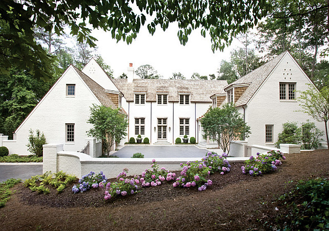 Hydrangea. Gaden with Hydrangeas. Front yard with Hydrangeas. Peter Block Architects and Interior Designer, Beth Webb Interiors.