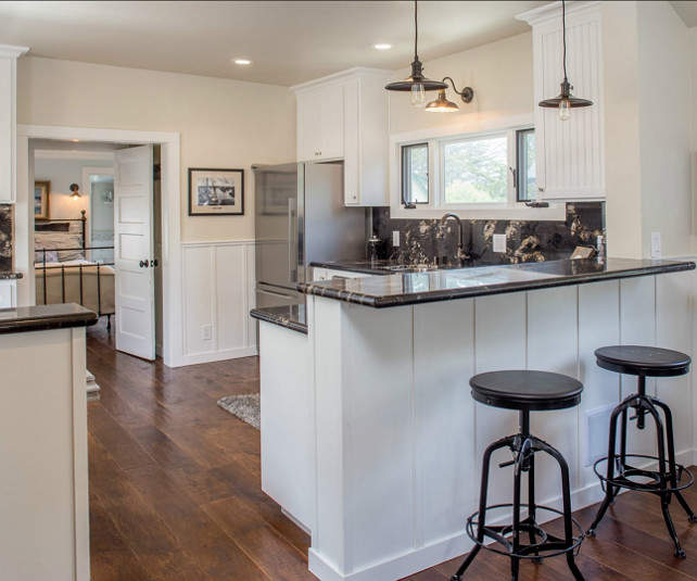 Industrial Kitchen Ideas. Beautiful industrial decor and lighting in this kitchen. #IndustrialKitchen #Kitchen