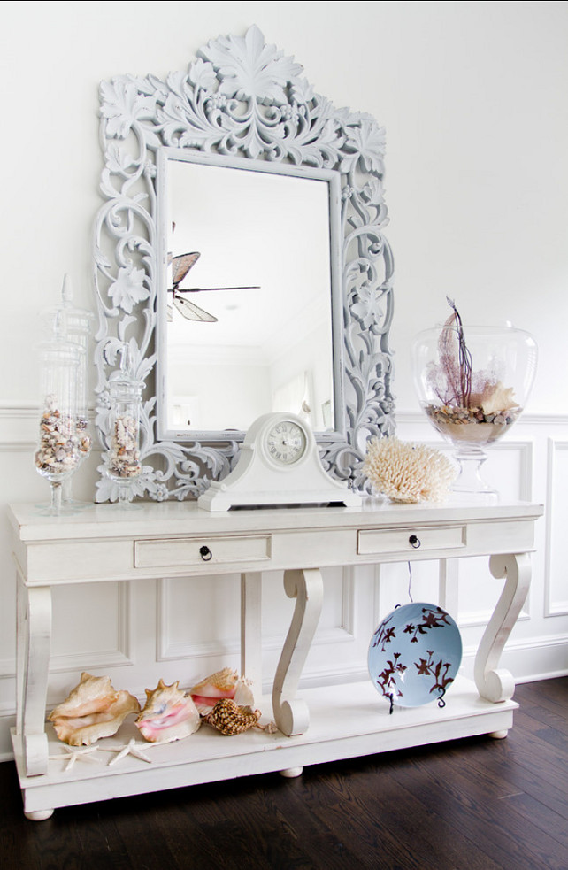 Interiors. This house has beautiful coastal interios. I am loving the decor! #Interiors #CoastalInteriors #HomeDecor