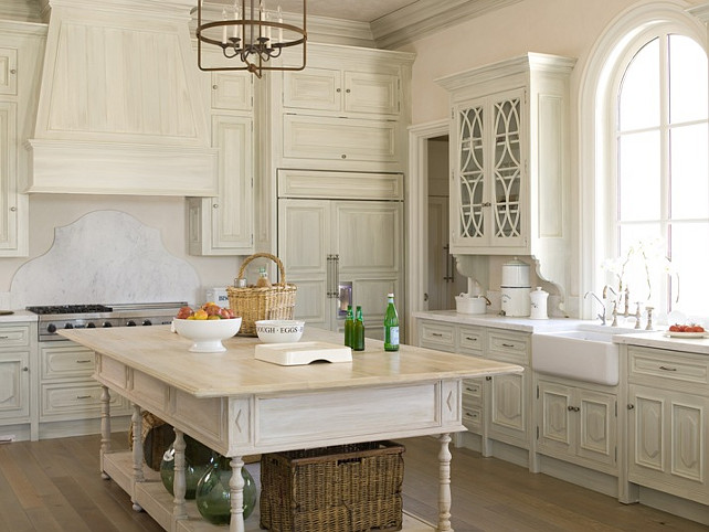 Ivory Kitchen. Ivory Kitchen Cabinet Paint Color. #IvoryKitchen #IvoryKitchenCabinet #IvoryKitchenIdeas Phoebe Howard.