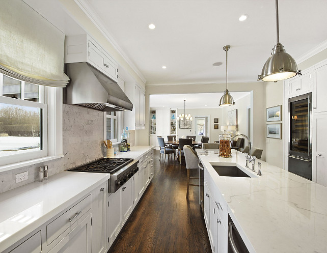 Kitchen Countertop. Kitchen Perimeter Countertop. Kitchen Island Countertop. Kitchen Perimeter Counter top Ideas. Kitchen Island counter top Ideas. #Kitchen #Countertop #Island #Perimeter Sotheby's Homes.