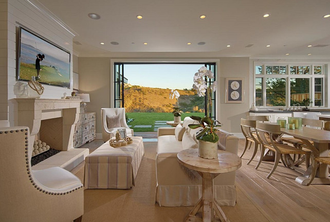 Kitchen, Dining Room and Family Room Open Layout. #OpenLayout #OpenLayoutInteriors #OpenLayoutIdeas Brandon Architects, Inc.