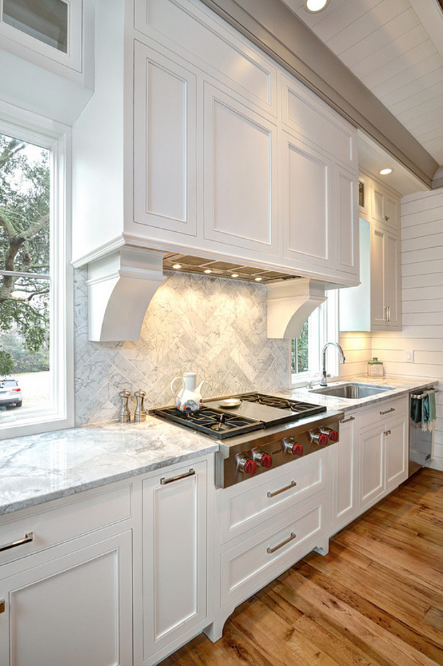 Kitchen Range and kitchen Hood. #Kitchen #Hood #Range #Cooktop