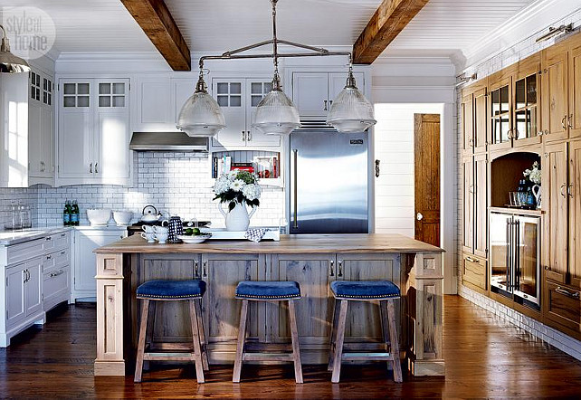 Kitchen. Beach Style Kitchen. Classic Coastal Kitchen. White kitchen. #Kitchen #ClassicKitchen