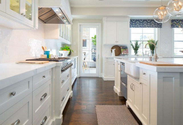 LED Strip lights under cabinet. LED Strip lights under kitchen cabinet. Kelly Nutt Design.