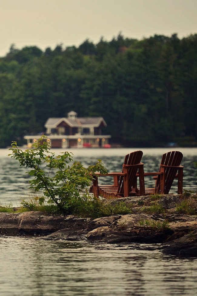 Lake house. Lake house backyard. #Lakehouse Via Alexxandra81