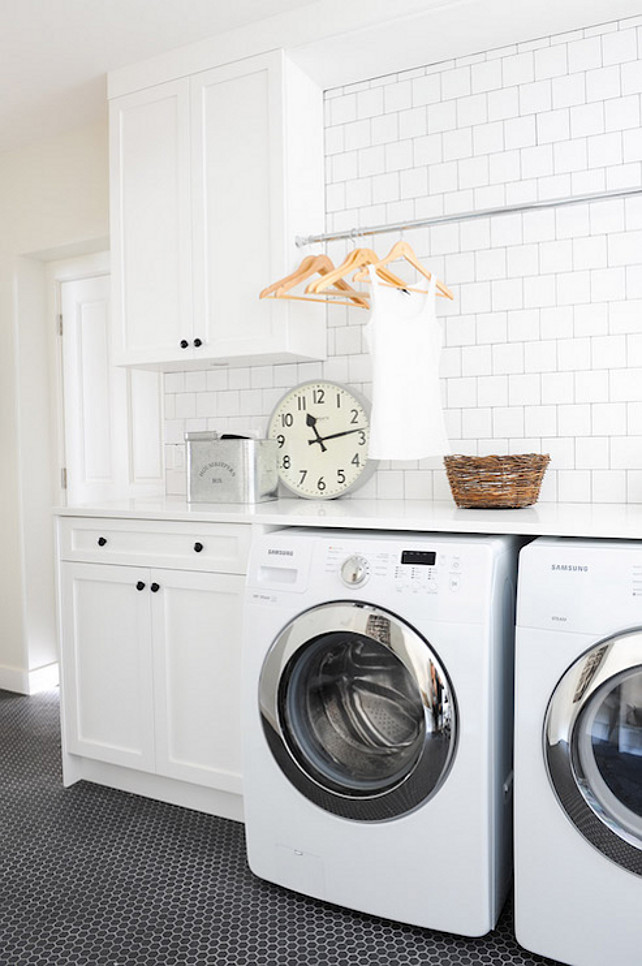 Laundry Room. Black and White Laundry Room Design Ideas. Laundry room with subway tile backsplash. #LaundryRoom #SubwaytileLaundrRoom 