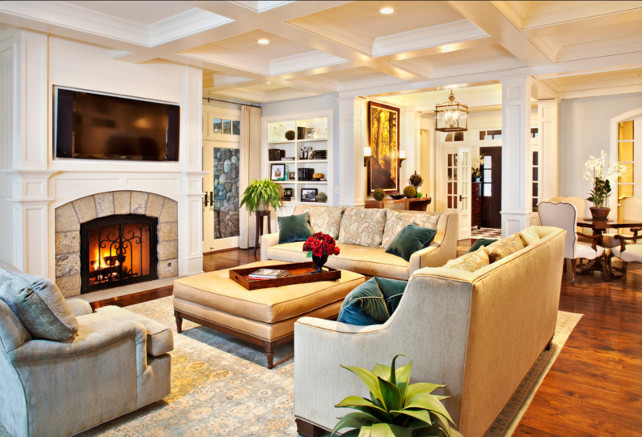 Coastal Living Room. This is a great example of classic subltle coastal living room. #LivingRoom #CoastalInteriors