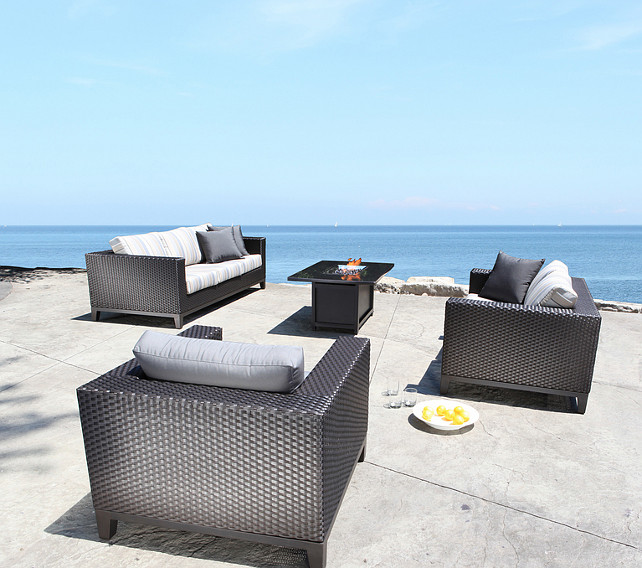 Modern Patio Furniture. I love the modern lines of this patio furniture set. #PatioFurniniture