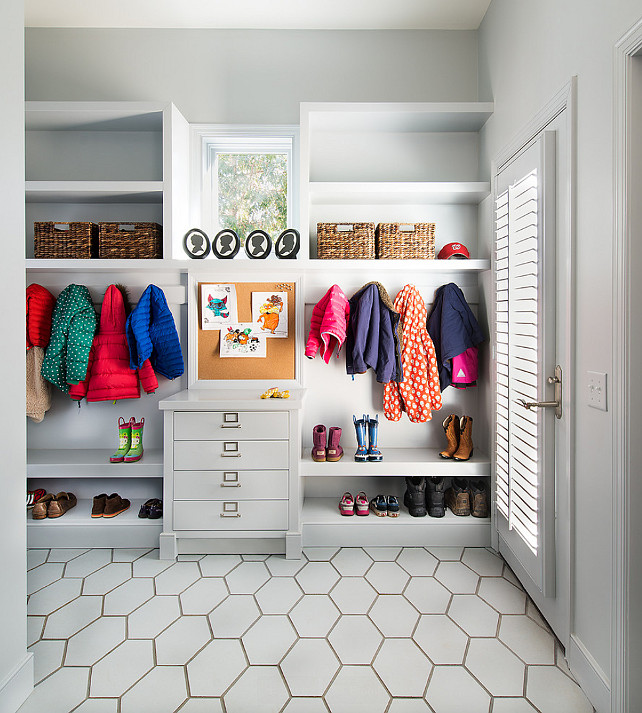 Mudroom. Mud Room. Mud room design ideas. Mud Room Storage #MudRoom Moore Architects. SCW Interiors.