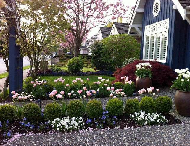 Newburyport Blue Benjamin Moore. Newburyport Blue Benjamin Moore Exterior Paint Color. #NewburyportBlue #BenjaminMoore #ExteriorPaintColor Glenna Partridge.