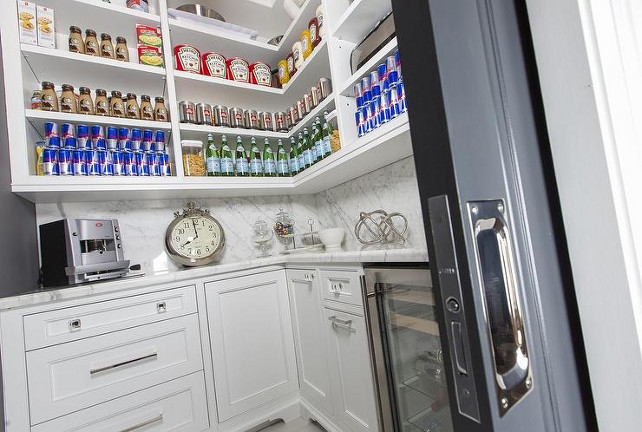 Orgazining Kitchen Pantry. Organized Pantry. How to organize pantry. Organized kitchen pantry. #Kitchen #Pantry #OrganizedPantry #organizedKitchenPantry Jennifer Backstein Interiors