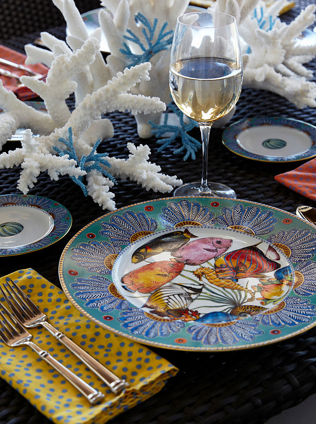 Outdoor Dining Ideas. Subtle aquatic notes abound, even down to the brightly colored tropical fish on Penelope Penzo’s tableware, which decorates a Gloster dining table on the lanai.