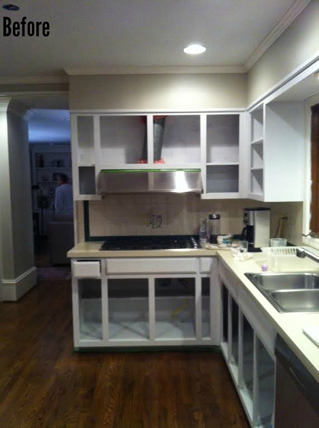 Painint Kitchen Cabinets. How to Paint Kitchen Cabinets #PaintingKitchenCabinets #BeforeandAfterKitchen