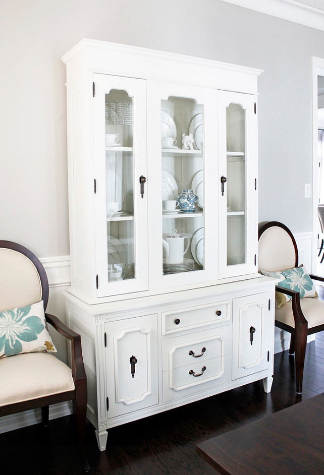 Benjamin Moore Cloud White. Painted Furniture Painted vintage Furniture. Benjamin Moore Cloud White. #BenjaminMooreCloudWhite