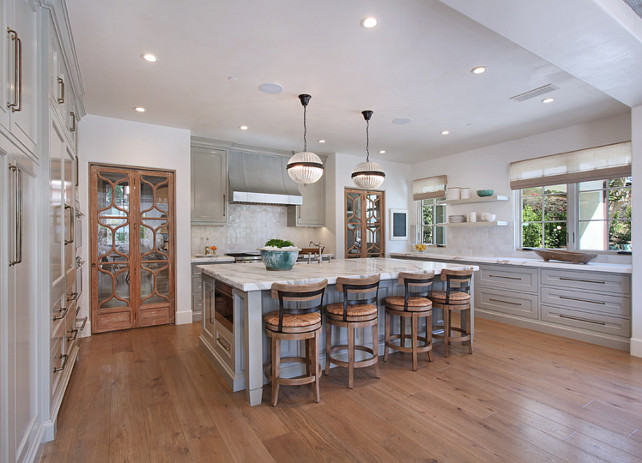 Pale Gray Kitchen. French Pale Gray Kitchen. French Pale Gray Kitchen Ideas. French Pale Gray Kitchen Design. #Kitchen #GrayKitchen #PaleGrayKitchenDesign #PaleGrayKitchen