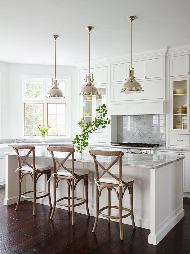 Paper White by Benjamin Moore. Benjamin Moore Paper White. White Kitchen Cabinet Paint Color. Benjamin Moore Paper White. #BenjaminMoorePaperWhite #BenjaminMoorePaintColors #BenjaminMooreWhitePaintColor Shea McGee Design.