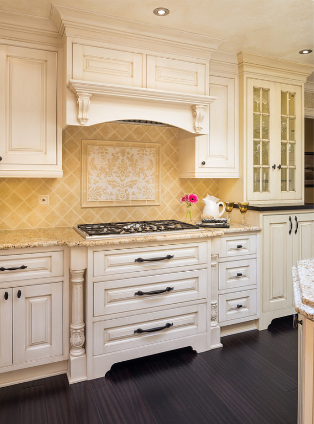 Kitchen Cooktop Ideas. Beautiful kitchen cooktop and drawers under it. I love this traditional look. #Cooktop #Kitchen 